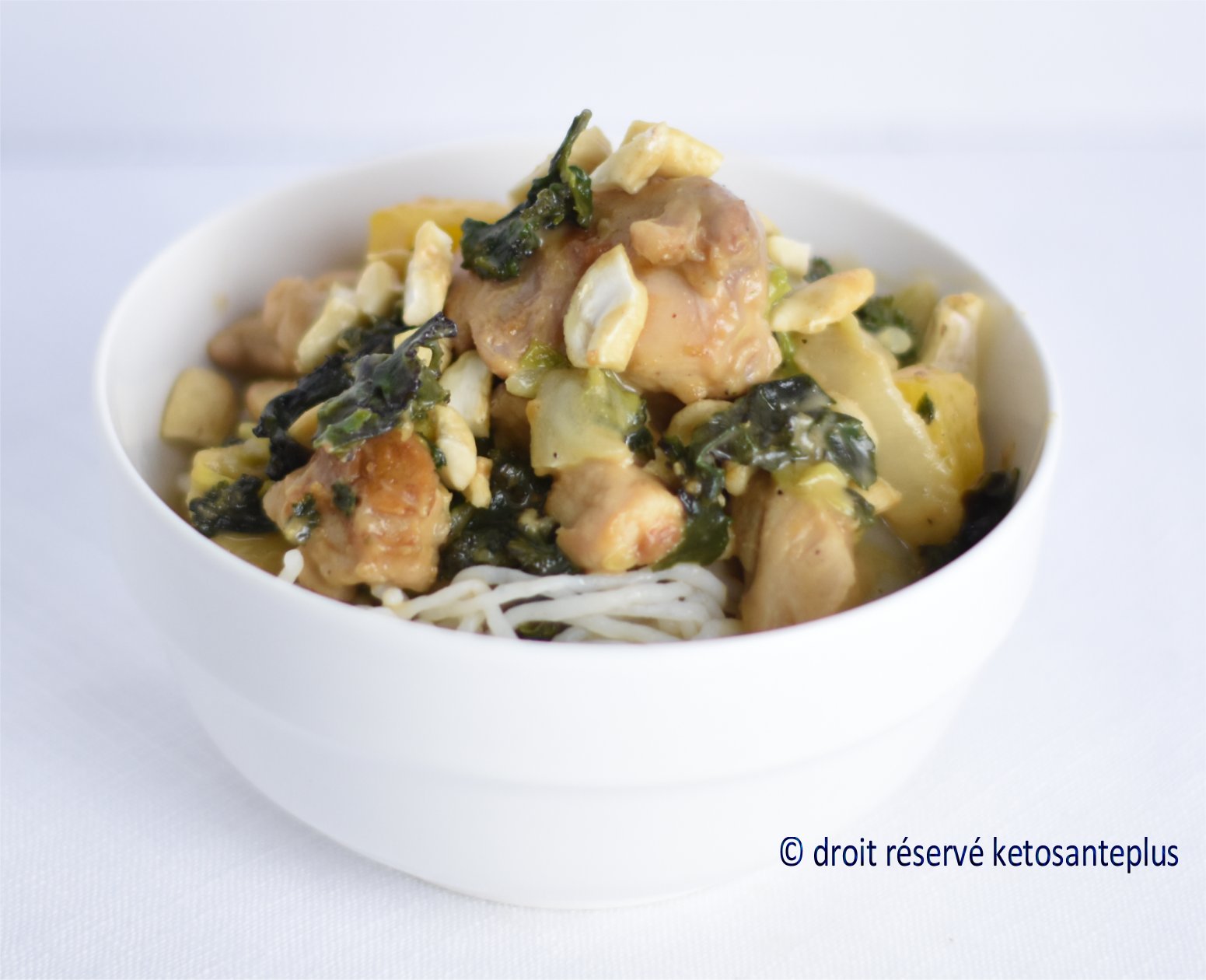 Poulet thaï sauce crémeuse aux arachides keto