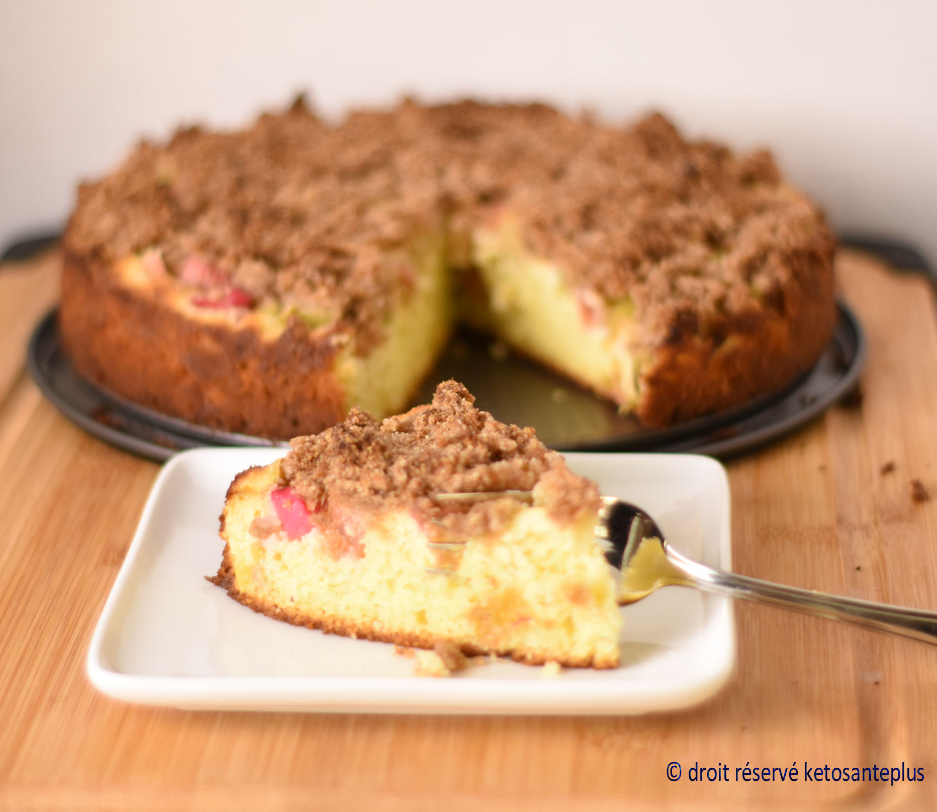 Gâteau streusel à la rhubarbe