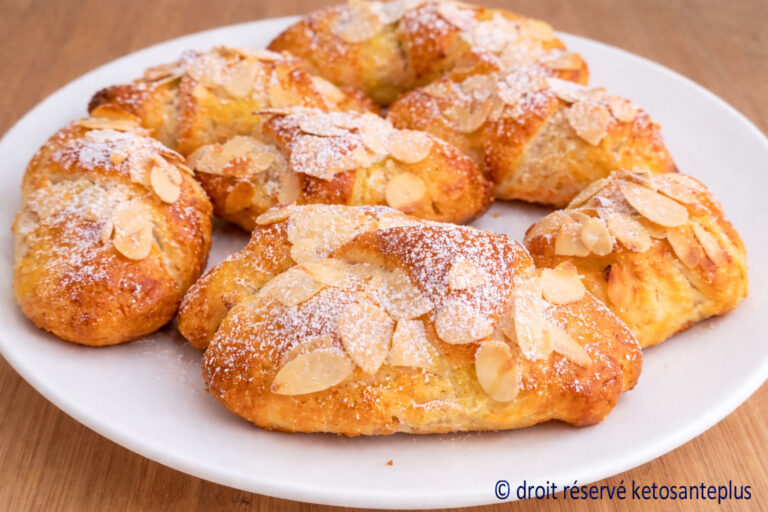 Croissants aux amandes keto